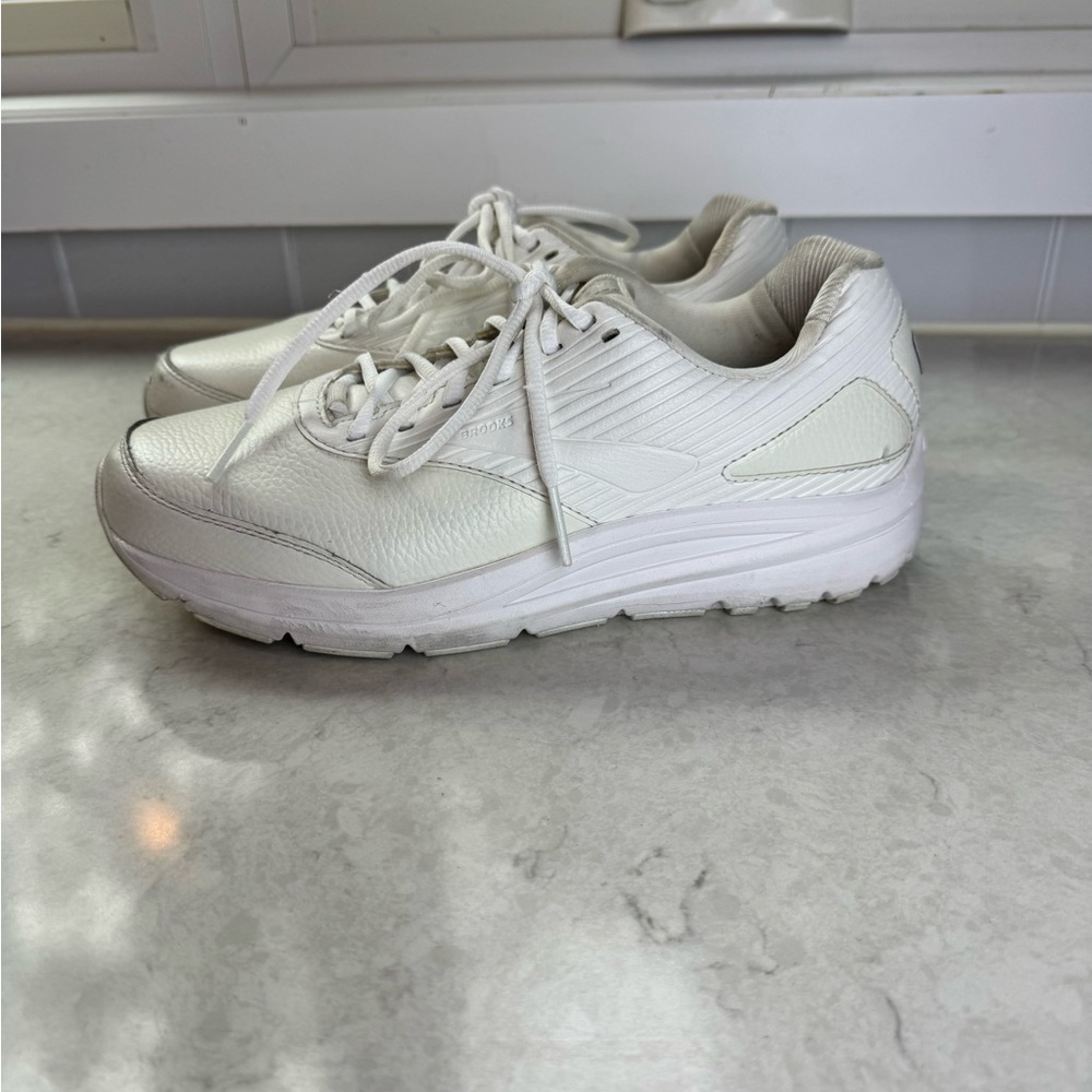 Brooks Addiction Walker 2 - image 3